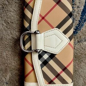 Women’s Burberry wallet